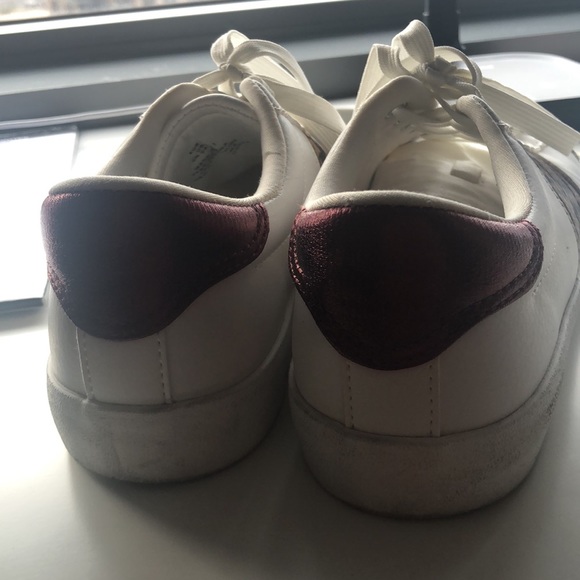 Cute design white sneakers - Picture 4 of 4